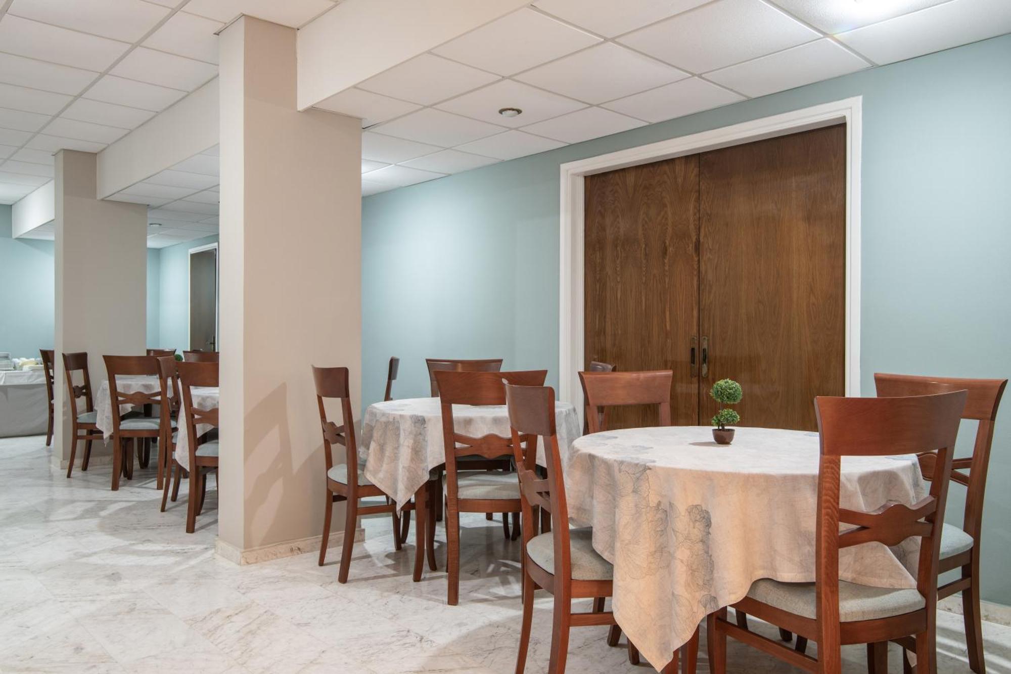 Daisy Hotel Планос Экстерьер фото