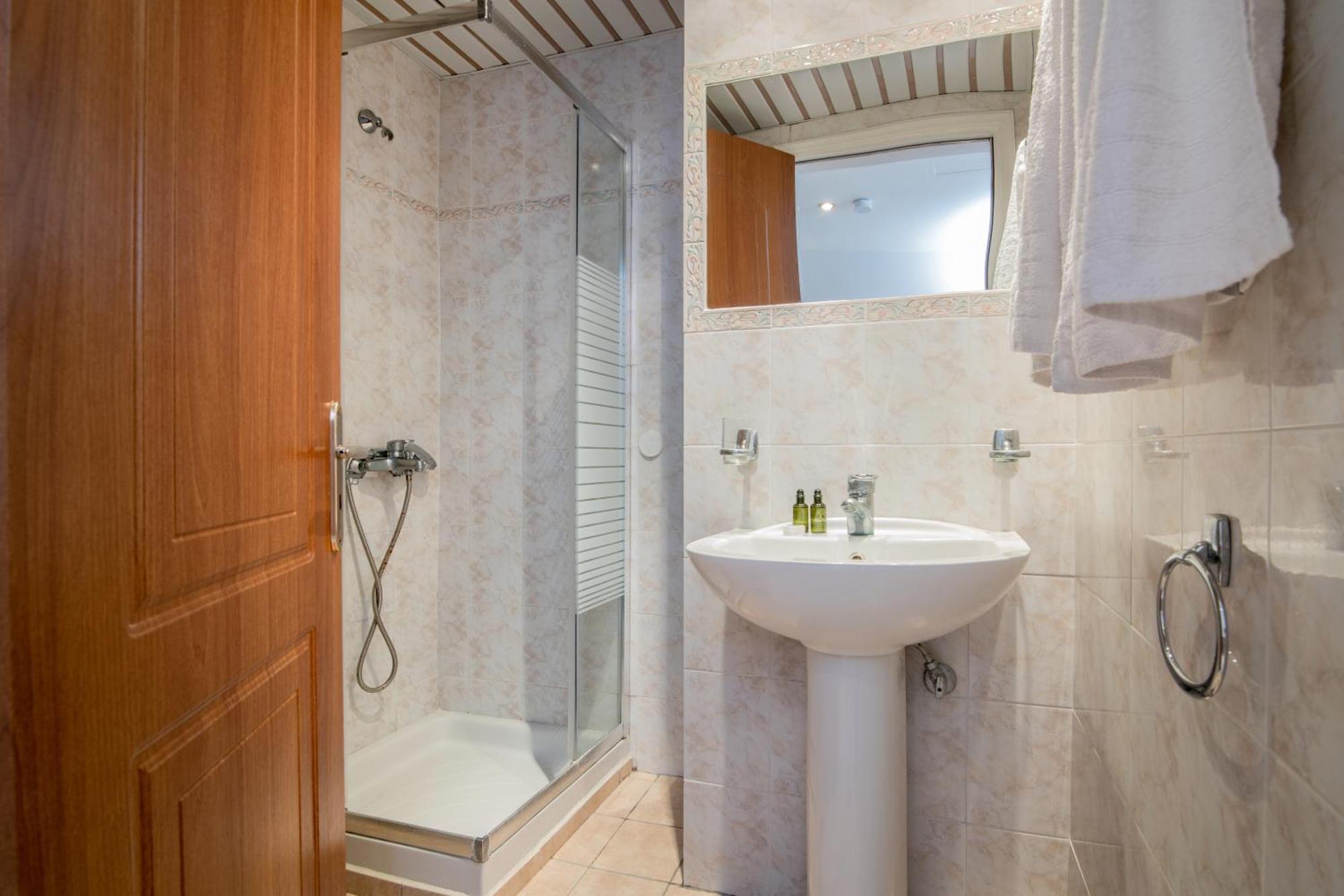 Daisy Hotel Планос Экстерьер фото